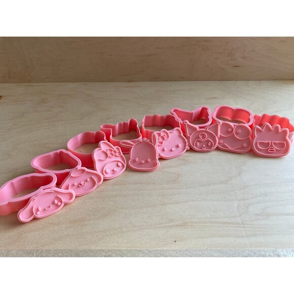 Hello Kitty KUROMI Badtz-maru Family character Cookie Cutter Set 8pc - Picture 7 of 7